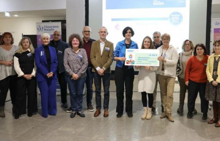 Presentation of the Sandrine Riaudo Prize to the RésÔ H’and Family association – Le Petit Journal