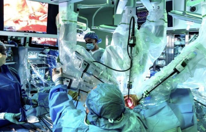 First double lung transplant performed by a robot surgeon