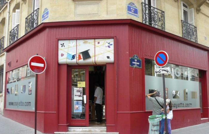 Chez Mayette, the large Parisian magic store where you can shop for great ideas for tricks