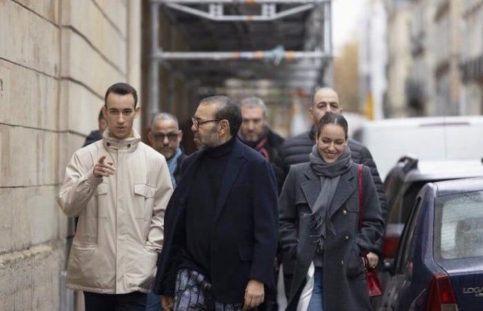 The King tours the French capital, accompanied by the Crown Prince and Princess Lalla Khadija