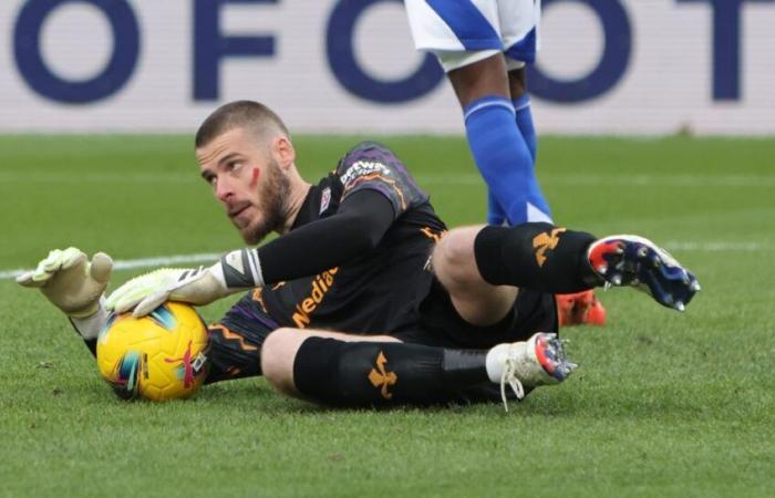 De Gea's mind-blowing triple save with Fiorentina