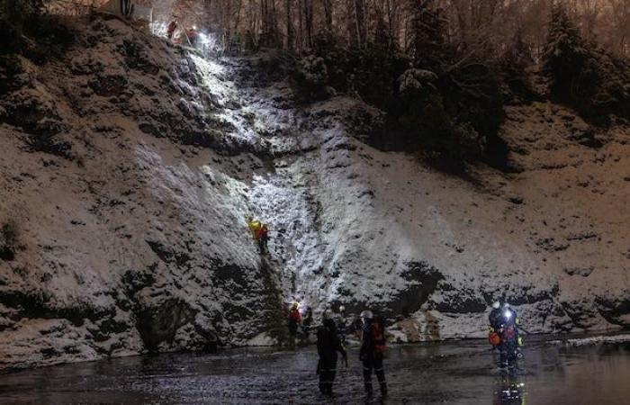 He flees after shoplifting and falls into a ravine in Quebec