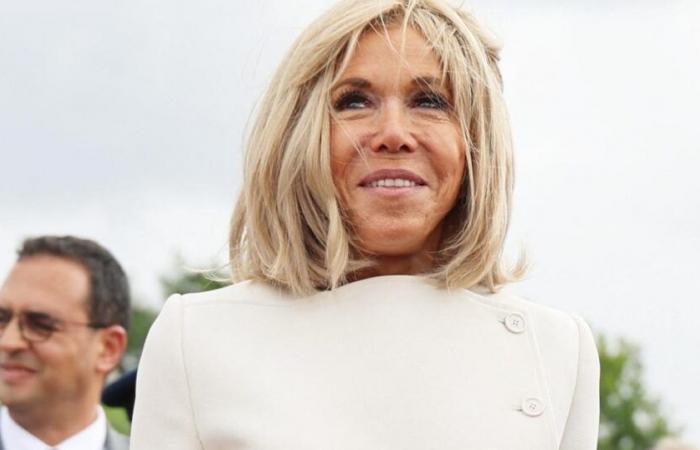 In Paris, Brigitte Macron proves that smoky eyes can also be worn during the day