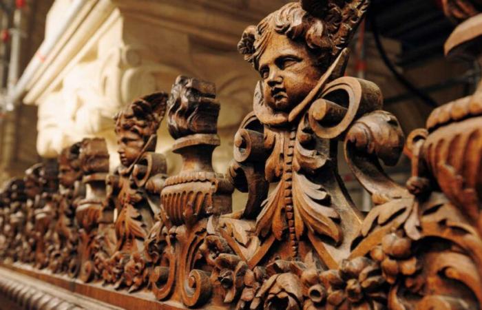 Goodbye skating! The wooden sculptures of Notre-Dame de Paris regain their shine