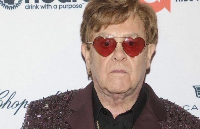 Elton John: “Unfortunately I lost the sight in my right eye”