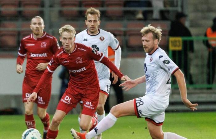 The resumption of a Belgian D2 match delayed due to an oversight by the referee