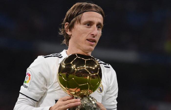 When Modric lends his Ballon d'Or to comfort a depressed player