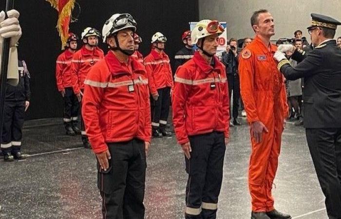 The honoring, at the Pont du Gard, of the Gard firefighters