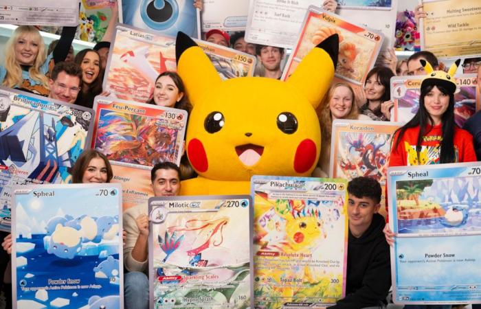 Pokémon Fans Break Card Unboxing World Record