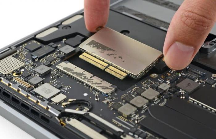 Apple and flash memory: expensive but durable proprietary components