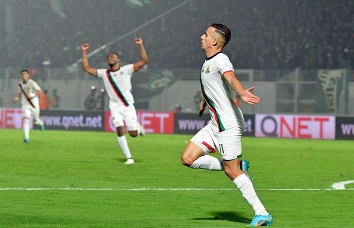 AS FAR dominates its neighbor Raja de Casablanca