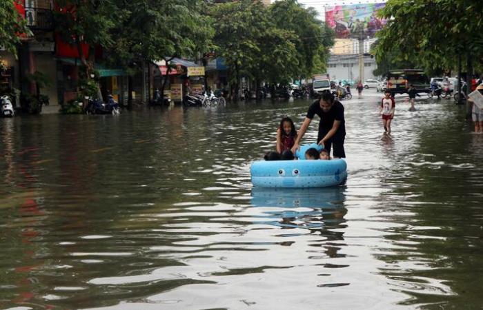 PM calls for rapid response and overcoming consequences of floods