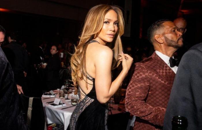 Jennifer Lopez explains the cancellation of her tour