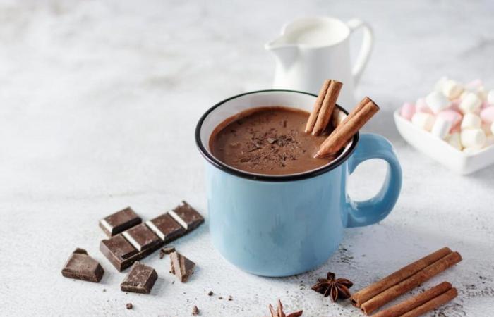 Drinking cocoa helps overcome periods of stress, according to a study