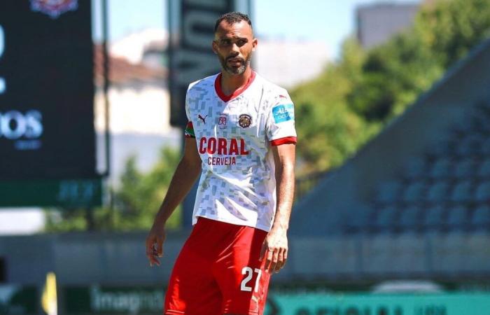 Fransérgio returns to Brazil to treat his autistic son