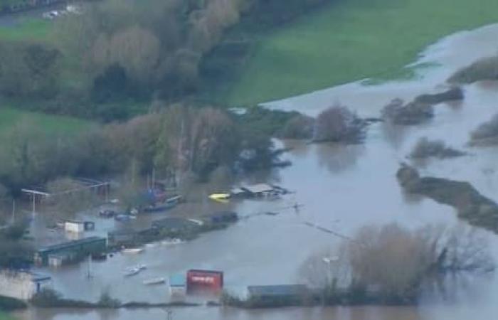 the impressive images of floods and strong winds in the United Kingdom