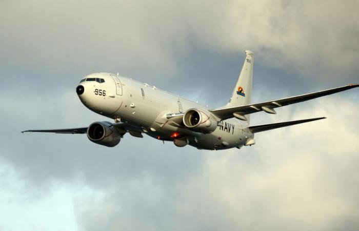 US surveillance plane flies over Taiwan Strait, Beijing deploys military forces