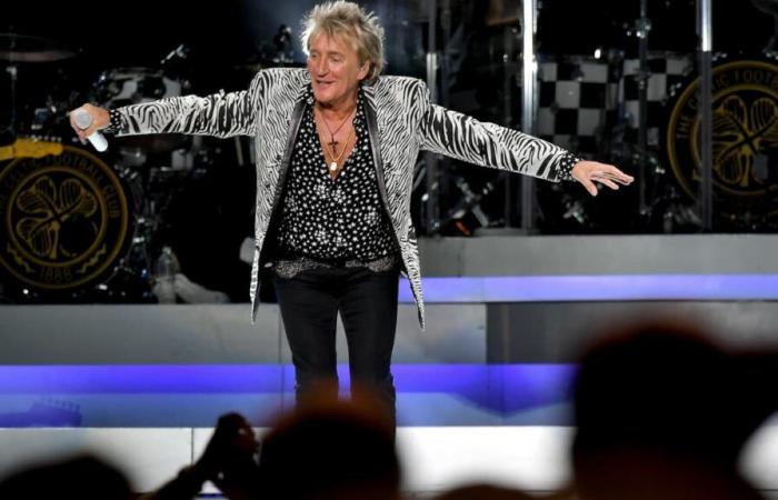 Rod Stewart to perform at Glastonbury Festival in June