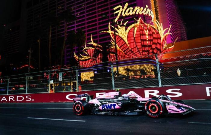 When the police have fun flashing Formula 1 cars during the Las Vegas GP