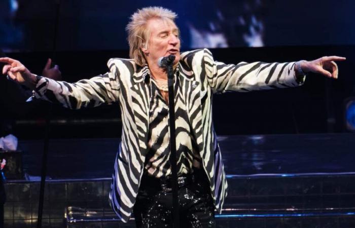 Rod Stewart to perform at Glastonbury Festival