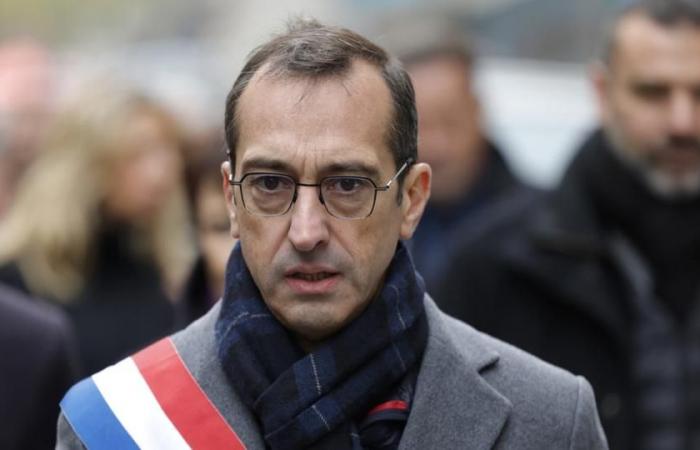 who is Rémi Féraud, whom the mayor of Paris chose to prepare her succession in 2026?