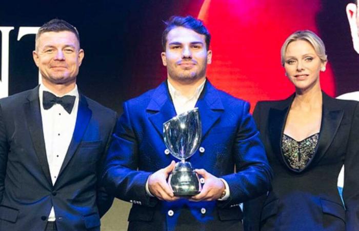 Princess Charlène crowns Antoine Dupont best rugby player in the world