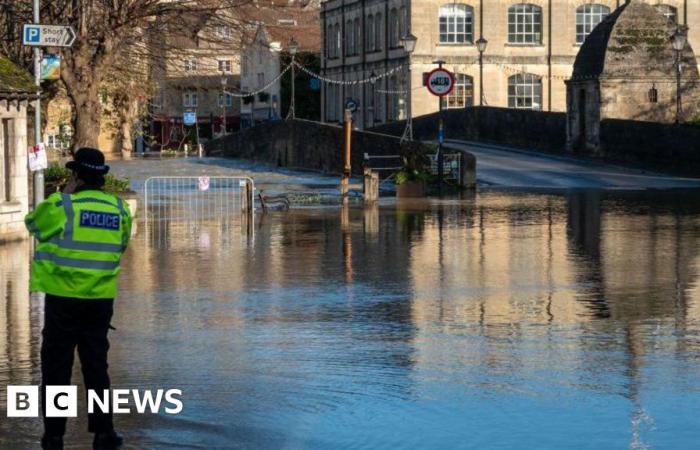 Fresh weather warnings as clean-up continues