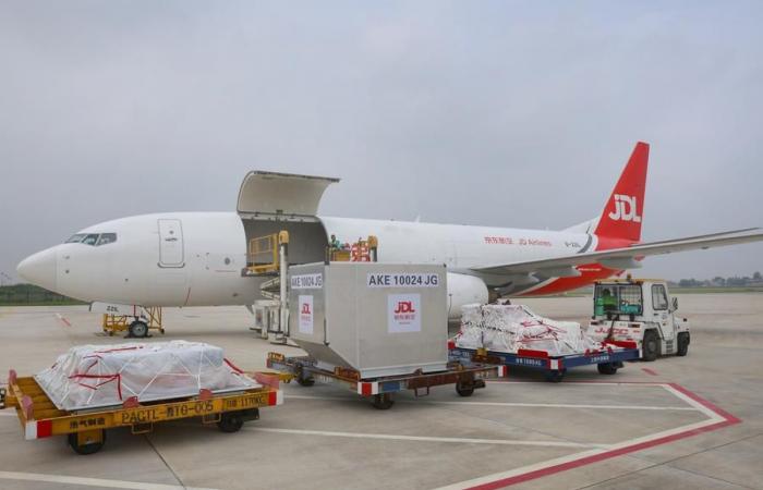 (Multimedia) China: New air cargo routes further ensure transportation of cross-border e-commerce goods during ‘Black Friday’ – Xinhua