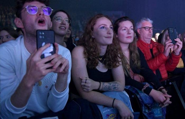 IN PICTURES. The new Quebec star Charlotte Cardin delights the audience at the Zénith de Caen