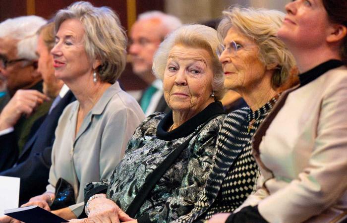 Princess Beatrix and Princess Irene join the royal couple to present the Erasmus Prize