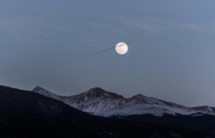 A mini moon of the Earth has just disappeared, and we know why!