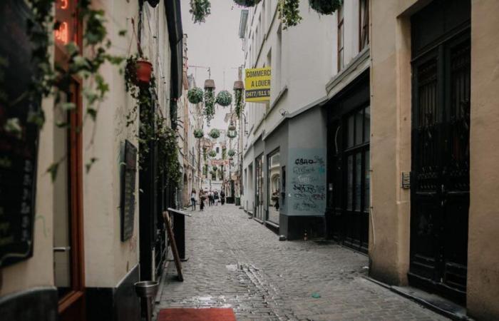 “From tourist trap to new trendy hotspot”, has Rue des Bouchers in Brussels really transformed?