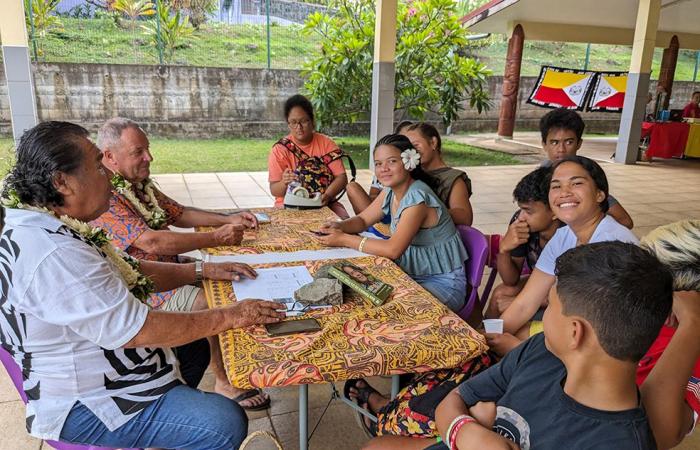 ​Three days of meetings at the Marquesas book fair