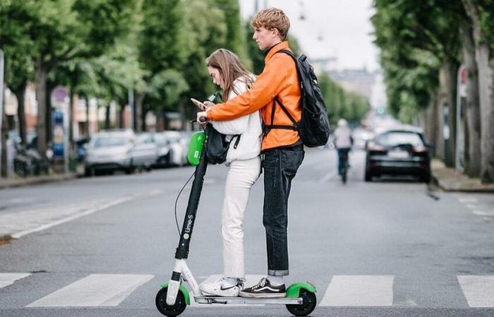 He takes the highway on an electric scooter, a German completely unconscious on the roads of France