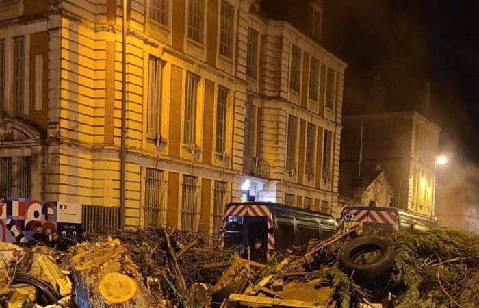 Montauban. Big action by farmers, dozens of tractors mobilized in the city center