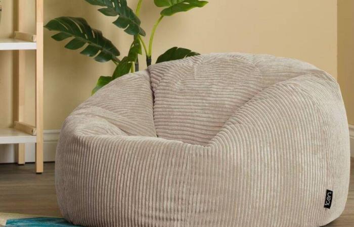 At an unbeatable price, this Maisons du Monde velvet pouf is a gem to have at home