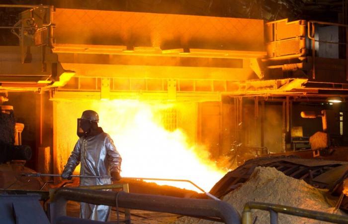 Three injured, two seriously, in a steelworks after falling molten metal