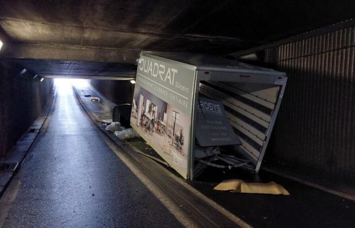 What we know about the utility vehicle stuck in the station tunnel