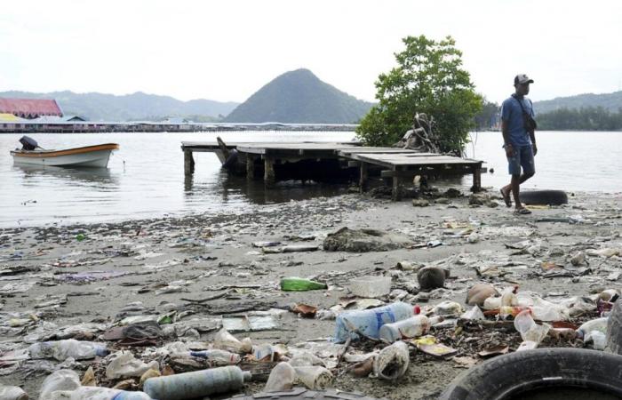 Negotiations on plastic pollution stall in Busan