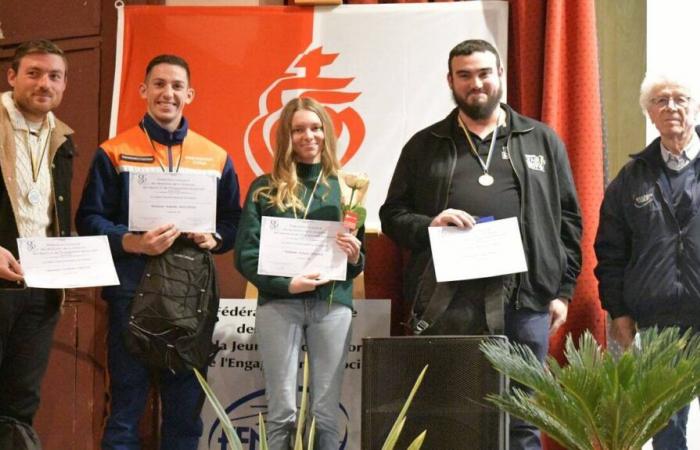 gold for four young volunteers