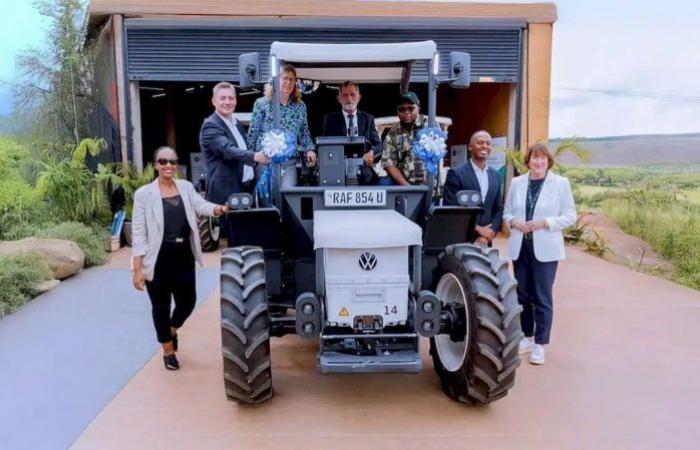 In difficulty with cars, Volkswagen has imagined an electric tractor