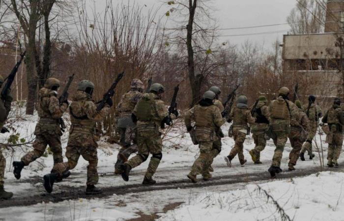 Faced with Russian advance, the United States urges Ukraine to lower the age of conscription