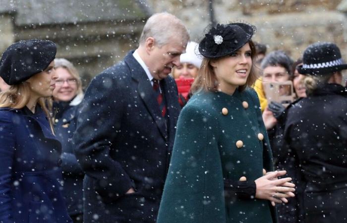 Beatrice and Eugenie, united behind their father Prince Andrew