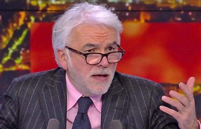 L'Heure des Pros: Pascal Praud attacks a CNews star