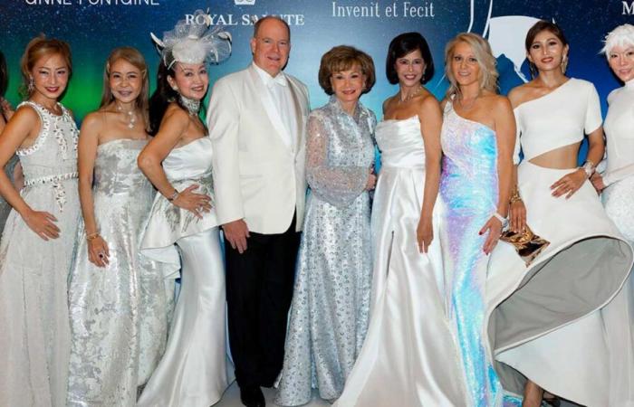 Prince Albert II's frozen ball in Singapore