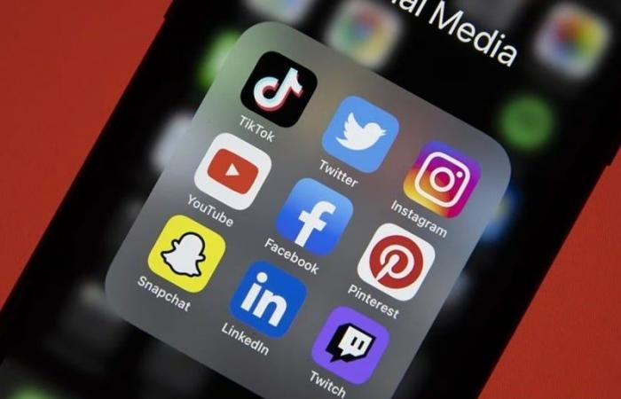 Australia bans social media for under-16s