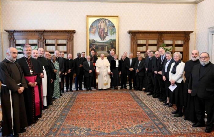 Pope Francis calls on theologians to “put Christ back at the center”