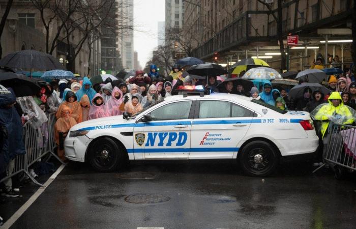 Pro-Palestinian Protesters Briefly Halt Macy’s Thanksgiving Day Parade