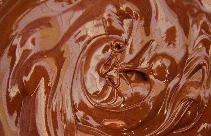 Be careful, these chocolate mousses sold throughout France contain pieces of glass