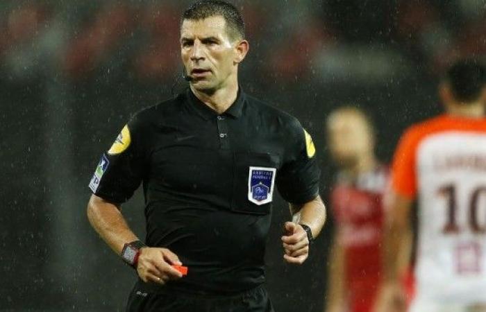 The referee for the match between PSG and Nantes appointed –